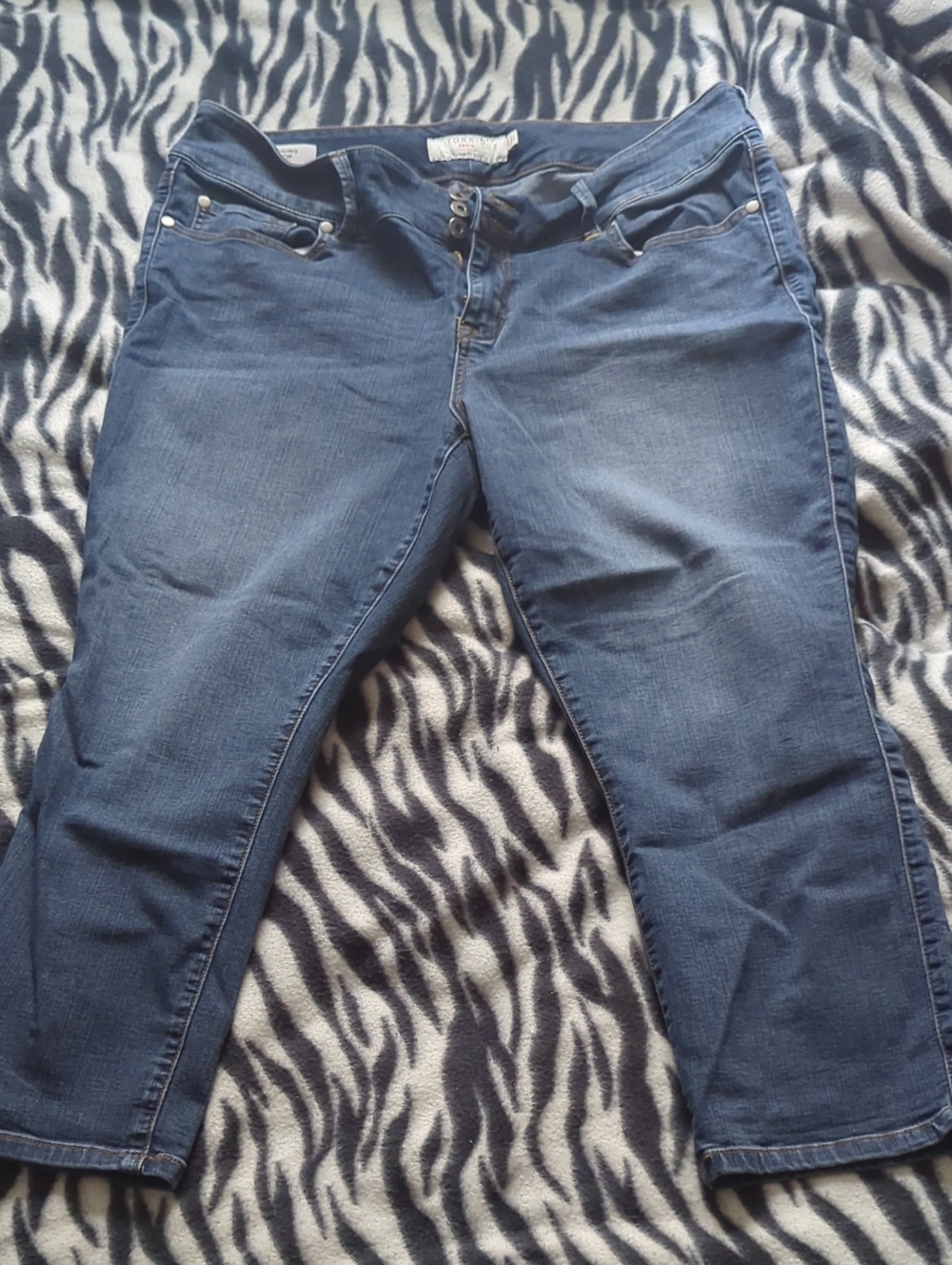 torrid Dark Blue Cropped Stretch Jeggings